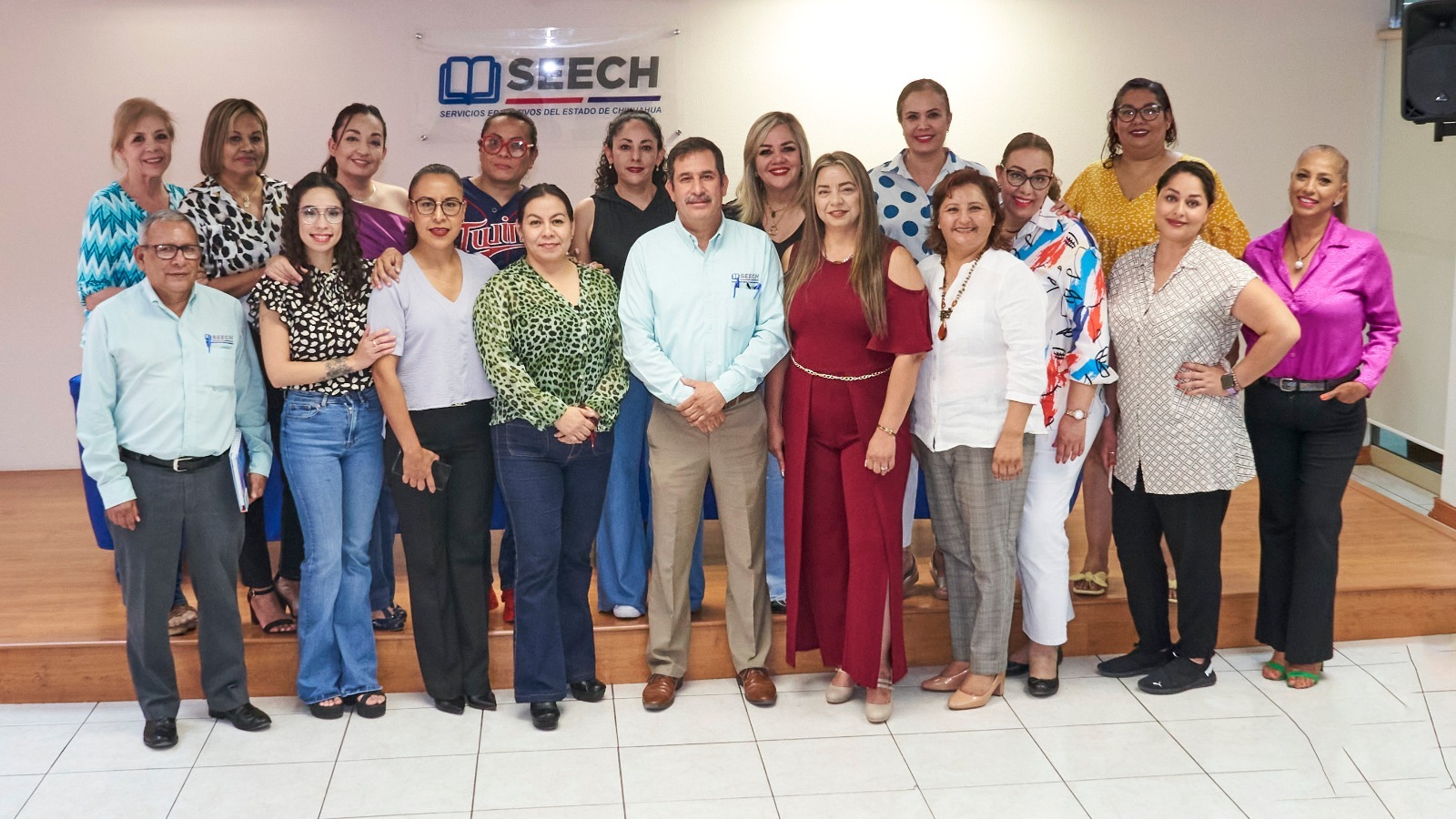 REALIZA SEECH CAMBIO DE TITULARES EN DOS DIRECCIONES.