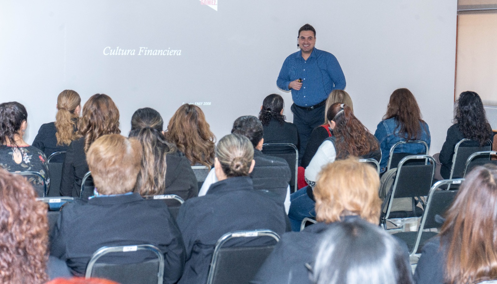 IMPARTEN CONFERENCIA “MUJER FINANCIERA” A TRABAJADORAS DE SEECH