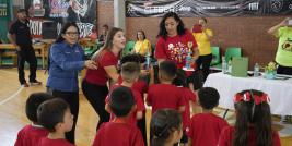 Con el propósito de promover un estilo de vida saludable a través de la actividad física, así como desarrollar las capacidades motoras básicas de los estudiantes para contribuir a su desarrollo integral, se llevó a cabo la competencia Olimpia Kids 2025.