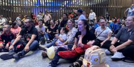 Un total de mil 642 estudiantes con discapacidad de los diferentes Centros de Atención Múltiple (CAM) participaron en el Taller de Ritmoterapia que se impartió en ocho municipios del estado, en dicha actividad las alumnas y alumnos estuvieron acompañados por sus madres, padres y docentes.