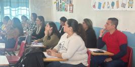 La Secretaría de Educación y Deporte (SEyD), a través de Servicios Educativos del Estado de Chihuahua (SEECH), realizó el taller de literacidad crítica a los profesores de la escuela primaria Rotaria 7, “María Monárrez Ogaz”, con el objetivo de fortalecer la alfabetización en la educación básica.