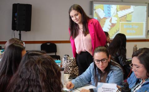 Con el propósito de mejorar la atención y el aprendizaje de estudiantes con Trastorno del Espectro Autista (TEA), se impartió un taller de capacitación dirigido a personal de siete Unidades de Servicio de Apoyo a la Educación Regular (USAER), pertenecientes a la Zona 23 de Educación Especial.