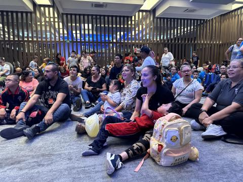 Un total de mil 642 estudiantes con discapacidad de los diferentes Centros de Atención Múltiple (CAM) participaron en el Taller de Ritmoterapia que se impartió en ocho municipios del estado, en dicha actividad las alumnas y alumnos estuvieron acompañados por sus madres, padres y docentes.