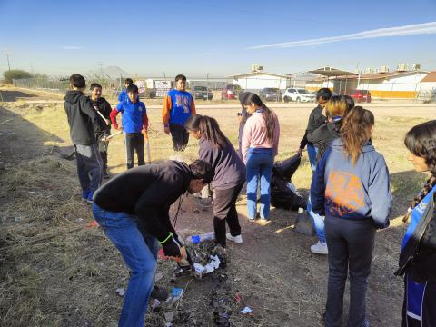 Estudiantes de la telesecundaria Elisa Griensen, quieren ver su comunidad tan limpia como su escuela