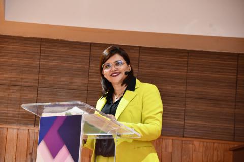 El secretario de Educación y Deporte, Francisco Hugo Gutiérrez Dávila, refrendó el compromiso de respaldar el trabajo docente, durante un encuentro académico con personal de supervisión y jefaturas de sector de Educación Básica de la Región Chihuahua, que realizó Servicios Educativos del Estado de Chihuahua (SEECH).