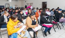Con el objetivo de reafirmar el apoyo a madres de hijas e hijos con alguna discapacidad o trastorno, Servicios Educativos del Estado de Chihuahua (SEECH), a través de la Unidad de Servicios de Apoyo a la Educación Regular (USAER) 78, gestionó talleres para que ellas puedan generar ingresos extras.