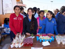Con el objetivo de fomentar hábitos alimenticios saludables y celebrar la diversidad gastronómica, la Telesecundaria Elisa Griensen, de la colonia Vistas de San Guillermo, en Aquiles Serdán, realizó una muestra gastronómica en la que participaron casi estudiantes.