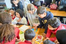 La campaña contó con la participación de especialistas en salud, quienes hicieron una revisión de las y los estudiantes de salud bucal, diagnóstico visual, control de peso y talla, así como pláticas sobre la importancia de cuidar el cuerpo y la mente.