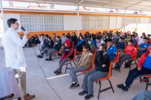 Con la participación del Sector Salud y la comunidad educativa, se puso en marcha una campaña de concientización enfocada en alimentos saludables al interior de la Telesecundaria Elisa Griensen, ubicada en la colonia Vistas de San Guillermo en el municipio de Aquiles Serdán.
